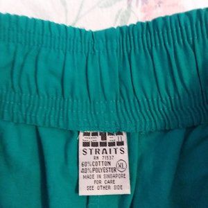Salem Straits X large Green Ladies shorts.